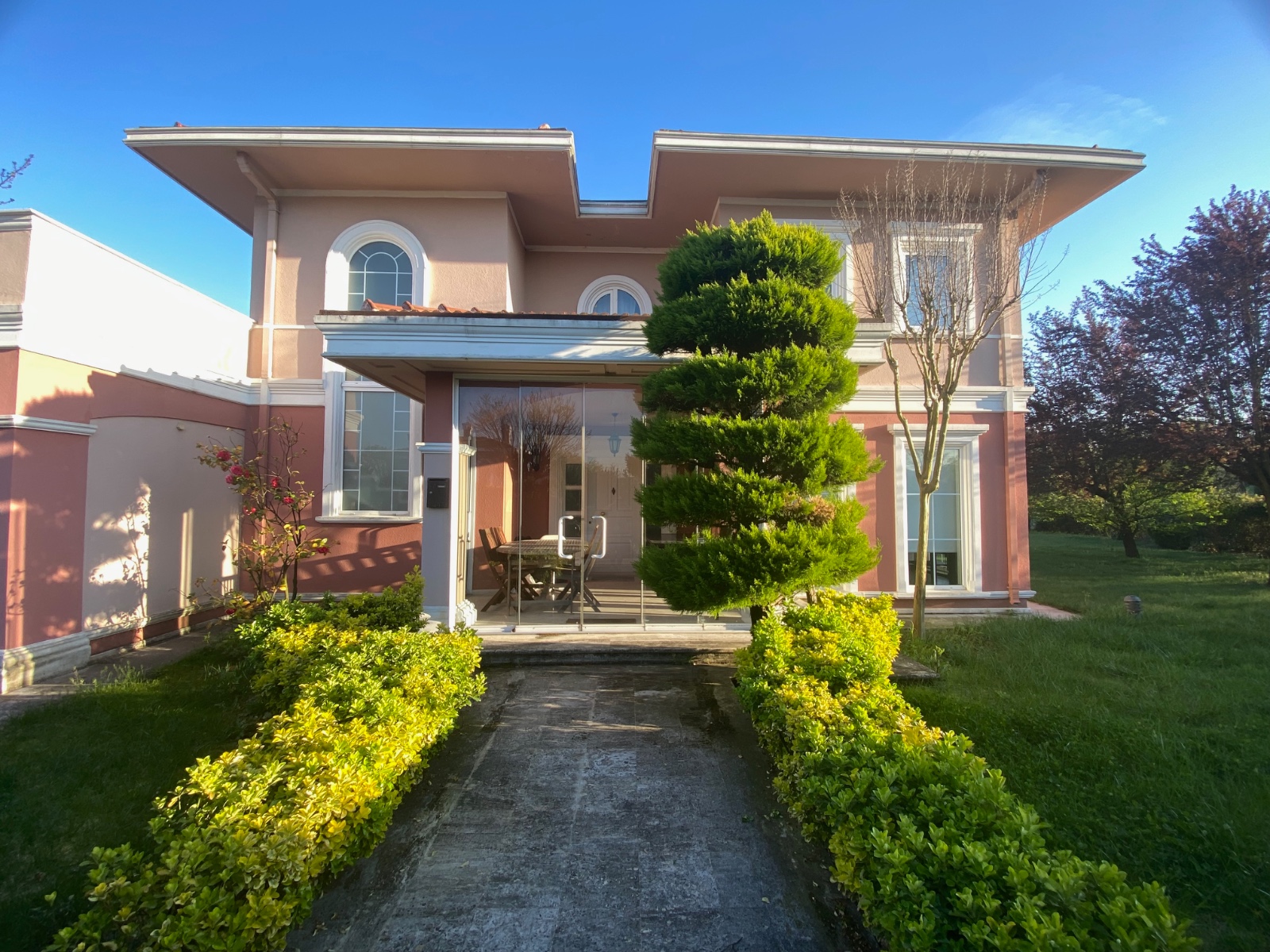 ENKA COUNTRY SİTESİNDE SATILIK LÜKS 5+1 VİLLA
