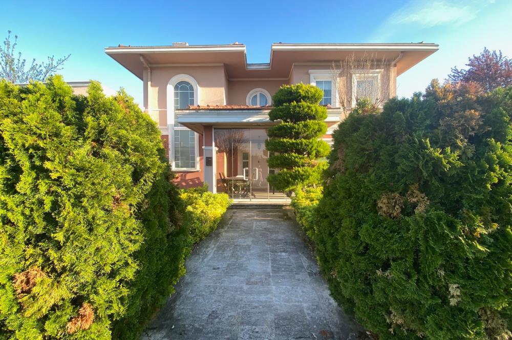 ENKA COUNTRY SİTESİNDE SATILIK LÜKS 5+1 VİLLA