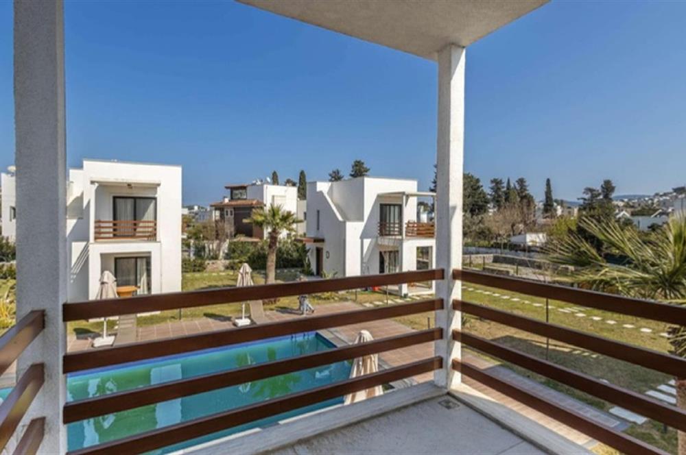 Türkbükü'nde Havuzlu Site İçinde Eşyalı Bahçe Dubleksi