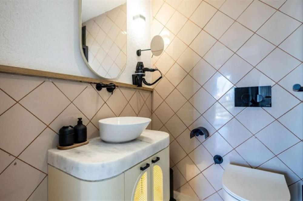 Türkbükü'nde Havuzlu Site İçinde Eşyalı Bahçe Dubleksi