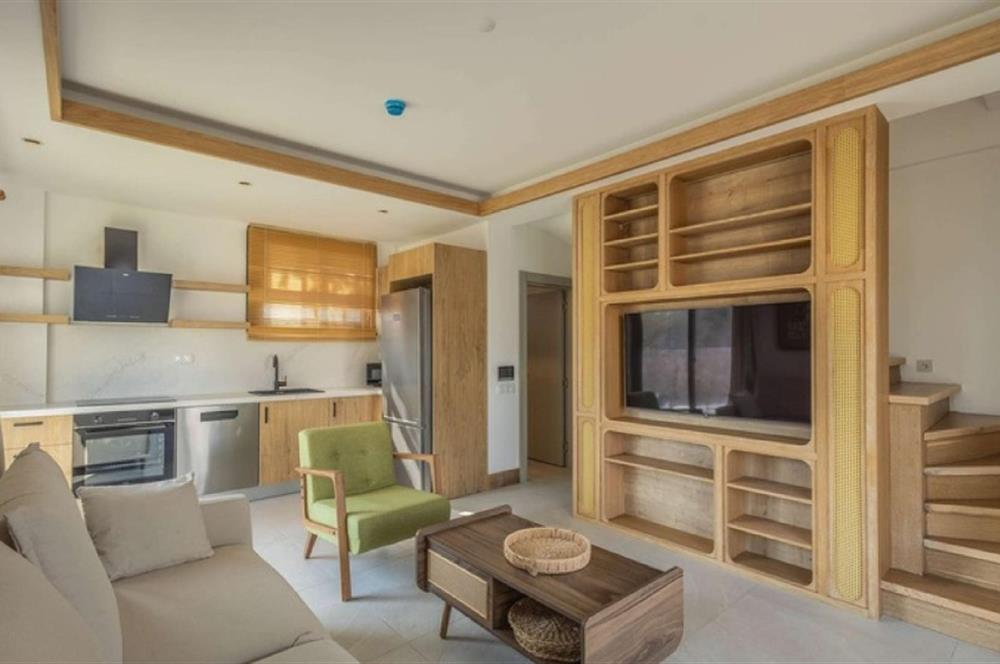 Türkbükü'nde Havuzlu Site İçinde Eşyalı Bahçe Dubleksi