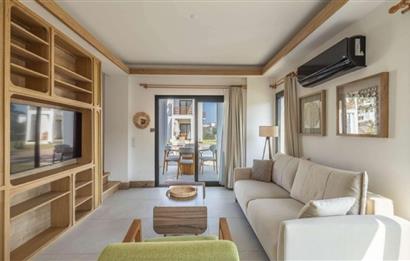 Türkbükü'nde Havuzlu Site İçinde Eşyalı Bahçe Dubleksi