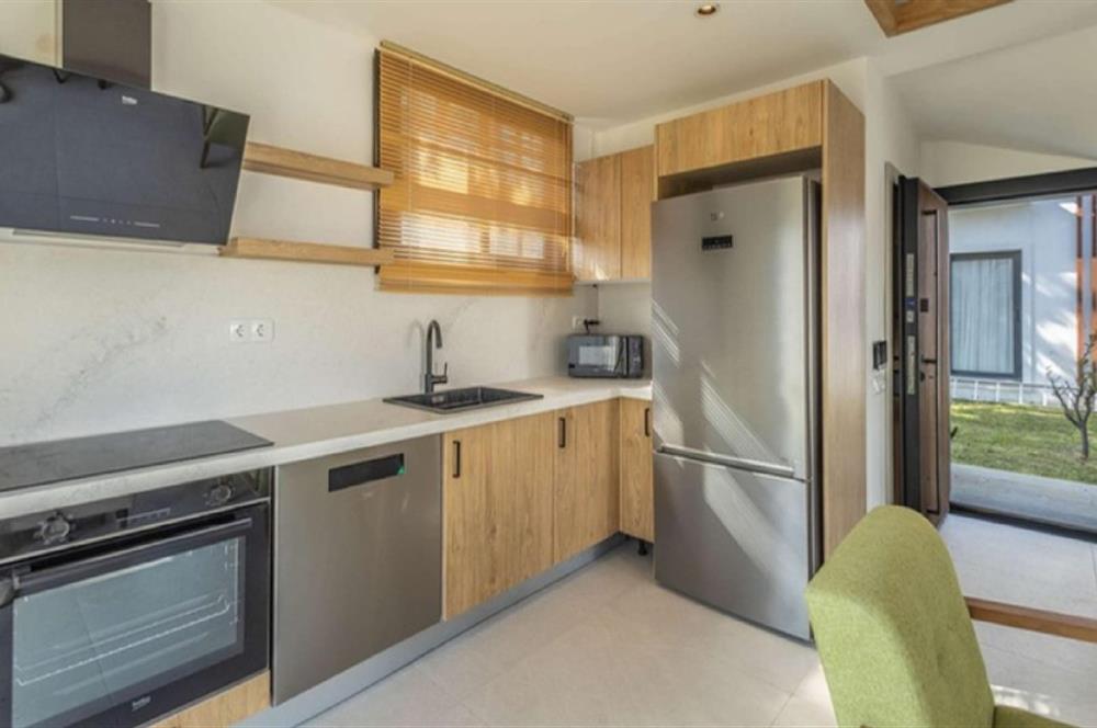 Türkbükü'nde Havuzlu Site İçinde Eşyalı Bahçe Dubleksi