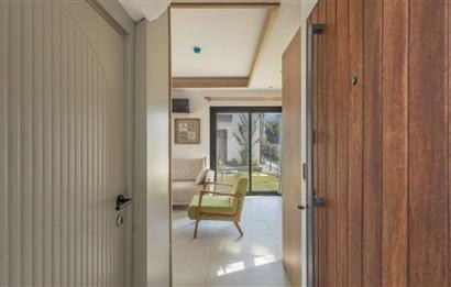 Türkbükü'nde Havuzlu Site İçinde Eşyalı Bahçe Dubleksi