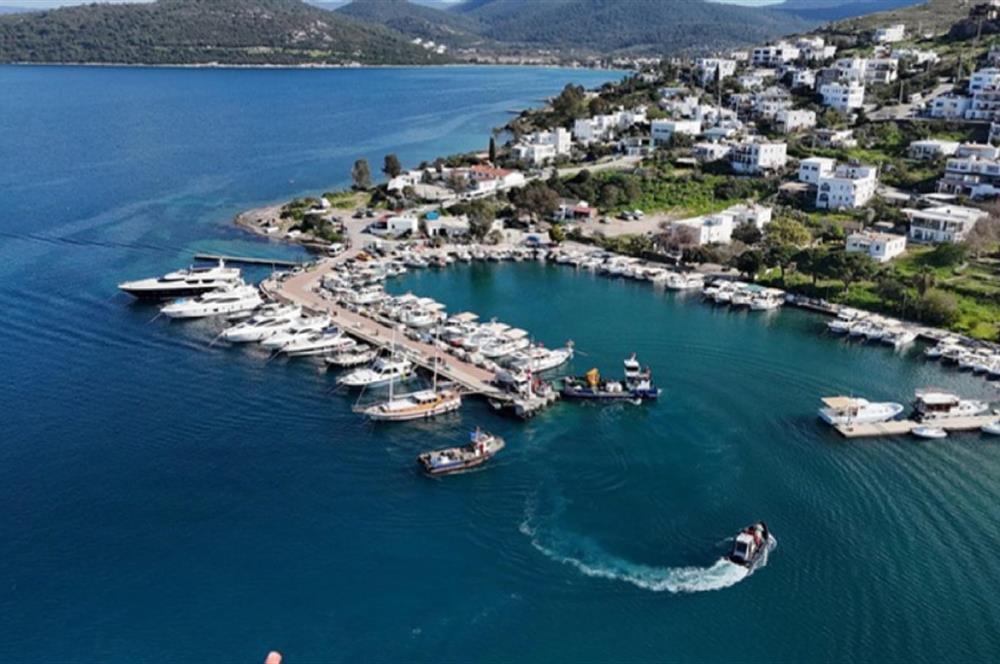 Türkbükü'nde Havuzlu Site İçinde Eşyalı Bahçe Dubleksi