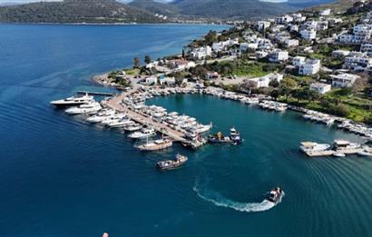 Türkbükü'nde Havuzlu Site İçinde Eşyalı Bahçe Dubleksi