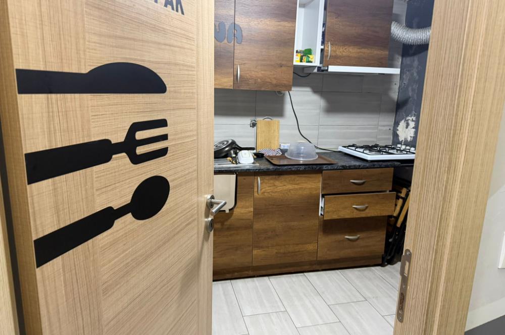 ÇAYIROVA'DA KÜLTÜR MERKEZİ KARŞISI 3 KATLI FIRSAT SATILIK DÜKKAN