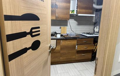 ÇAYIROVA'DA KÜLTÜR MERKEZİ KARŞISI 3 KATLI FIRSAT SATILIK DÜKKAN