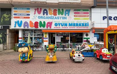 ÇAYIROVA'DA KÜLTÜR MERKEZİ KARŞISI 3 KATLI FIRSAT SATILIK DÜKKAN