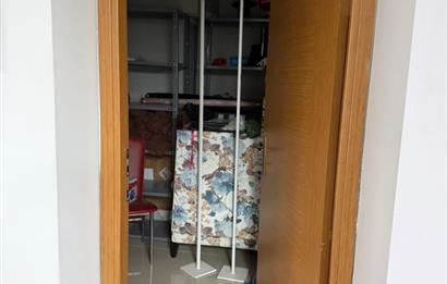 ÇAYIROVA'DA KÜLTÜR MERKEZİ KARŞISI 3 KATLI FIRSAT SATILIK DÜKKAN