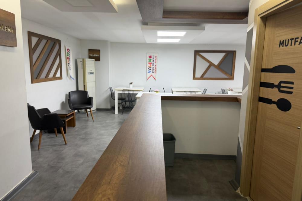 ÇAYIROVA'DA KÜLTÜR MERKEZİ KARŞISI 3 KATLI FIRSAT SATILIK DÜKKAN