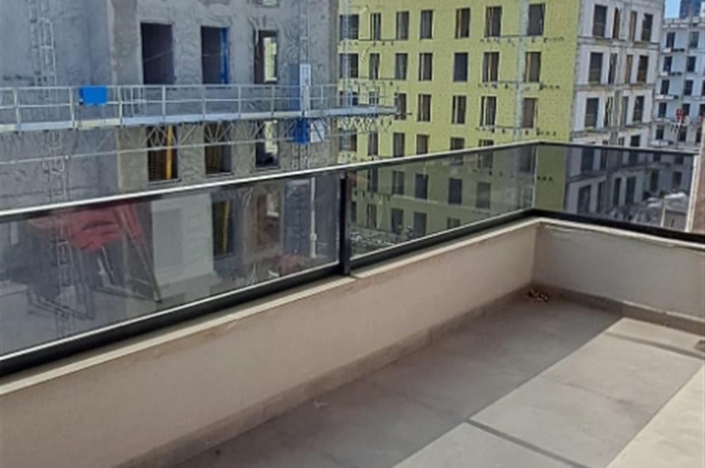 MALTEPE ESENKENT ANADOLU PARK SİTESİNDE BALKONLU 6+1 DUBLEKS