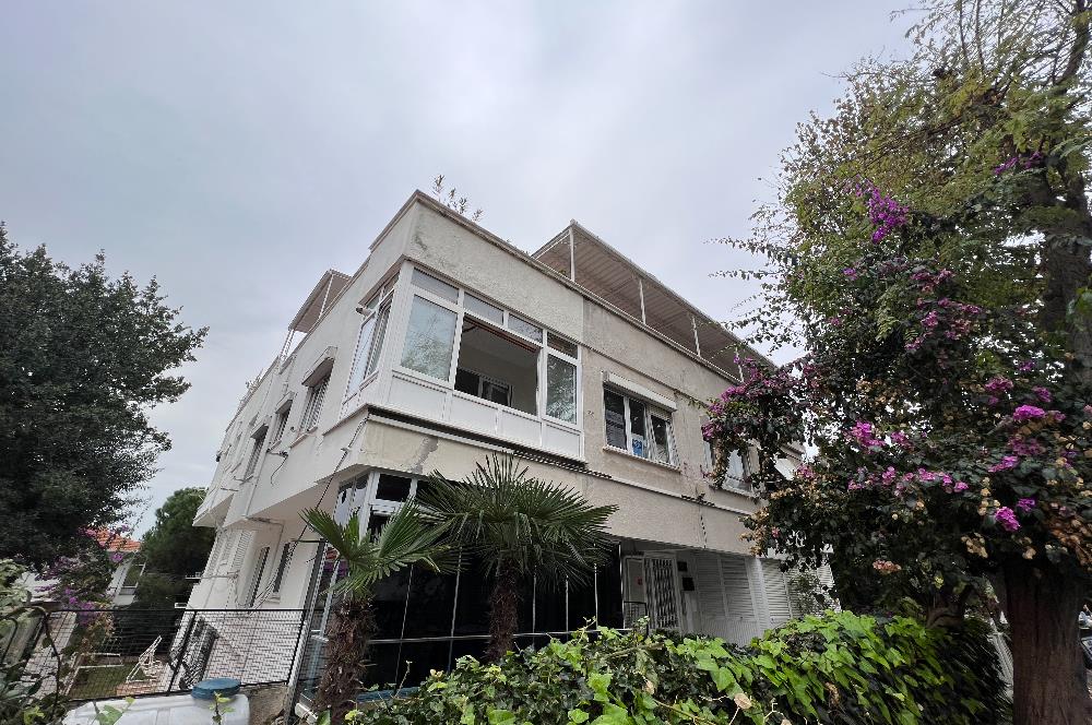 BÜYÜKADA'da YAZ DÖNEMİ AYLIK 2+1 98 M2 BAHÇE KATI KİRALIK DAİRE