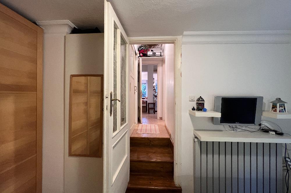 BÜYÜKADA'da YAZ DÖNEMİ AYLIK 2+1 98 M2 BAHÇE KATI KİRALIK DAİRE