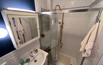 BÜYÜKADA'da YAZ DÖNEMİ AYLIK 2+1 98 M2 BAHÇE KATI KİRALIK DAİRE