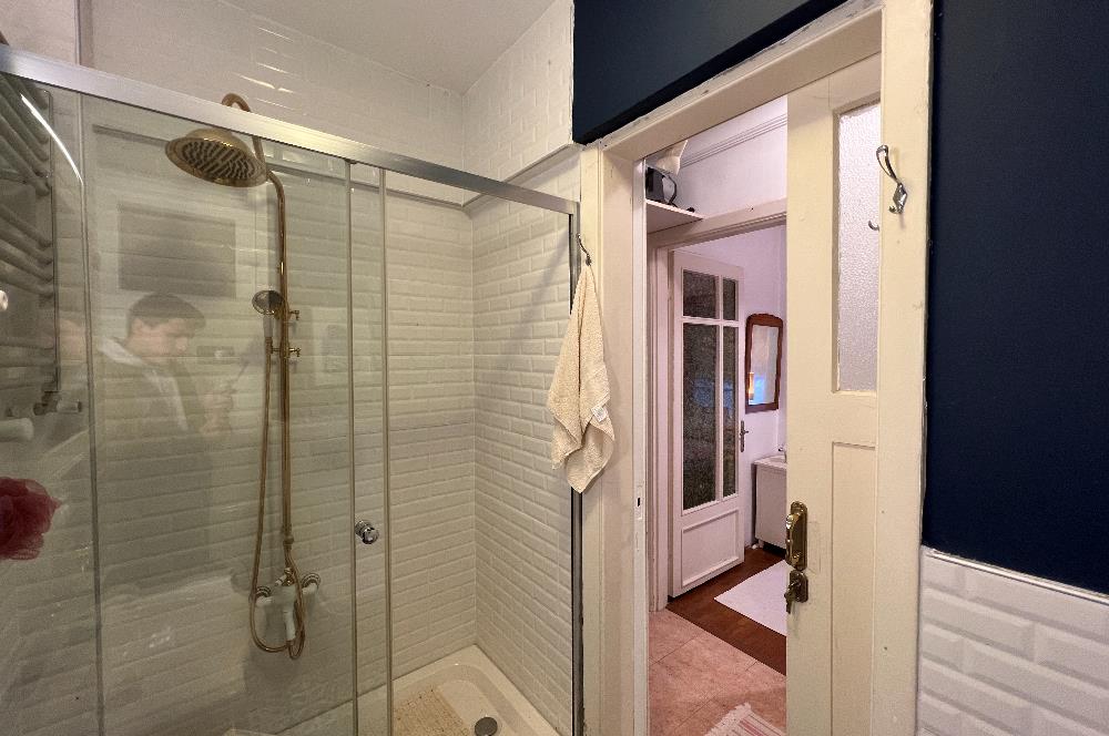 BÜYÜKADA'da YAZ DÖNEMİ AYLIK 2+1 98 M2 BAHÇE KATI KİRALIK DAİRE