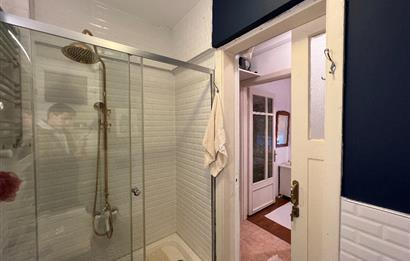 BÜYÜKADA'da YAZ DÖNEMİ AYLIK 2+1 98 M2 BAHÇE KATI KİRALIK DAİRE