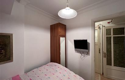 BÜYÜKADA'da YAZ DÖNEMİ AYLIK 2+1 98 M2 BAHÇE KATI KİRALIK DAİRE