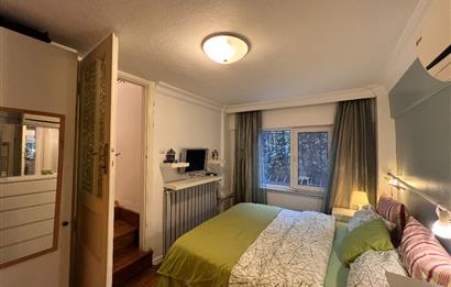 BÜYÜKADA'da YAZ DÖNEMİ AYLIK 2+1 98 M2 BAHÇE KATI KİRALIK DAİRE