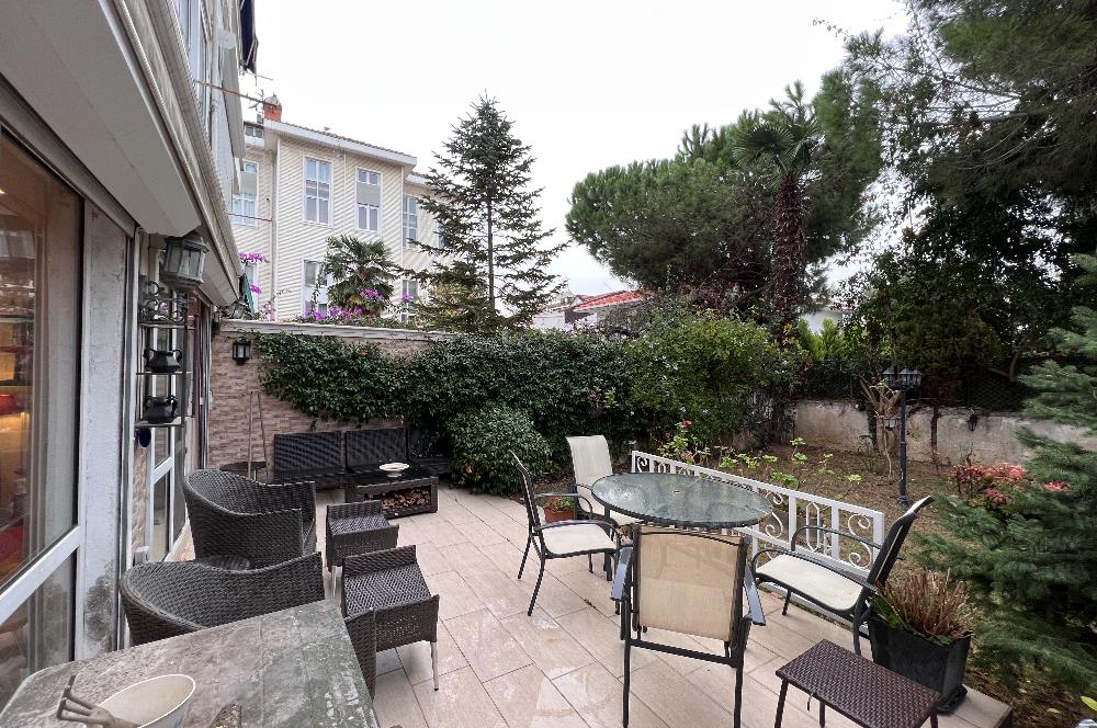 BÜYÜKADA'da YAZ DÖNEMİ AYLIK 2+1 98 M2 BAHÇE KATI KİRALIK DAİRE