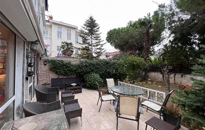 BÜYÜKADA'da YAZ DÖNEMİ AYLIK 2+1 98 M2 BAHÇE KATI KİRALIK DAİRE