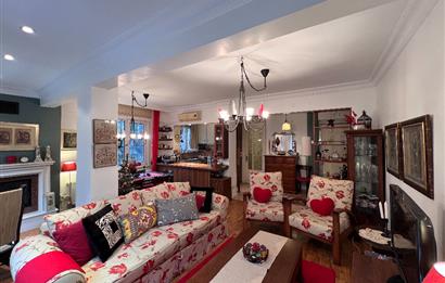 BÜYÜKADA'da YAZ DÖNEMİ AYLIK 2+1 98 M2 BAHÇE KATI KİRALIK DAİRE