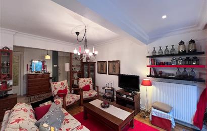 BÜYÜKADA'da YAZ DÖNEMİ AYLIK 2+1 98 M2 BAHÇE KATI KİRALIK DAİRE