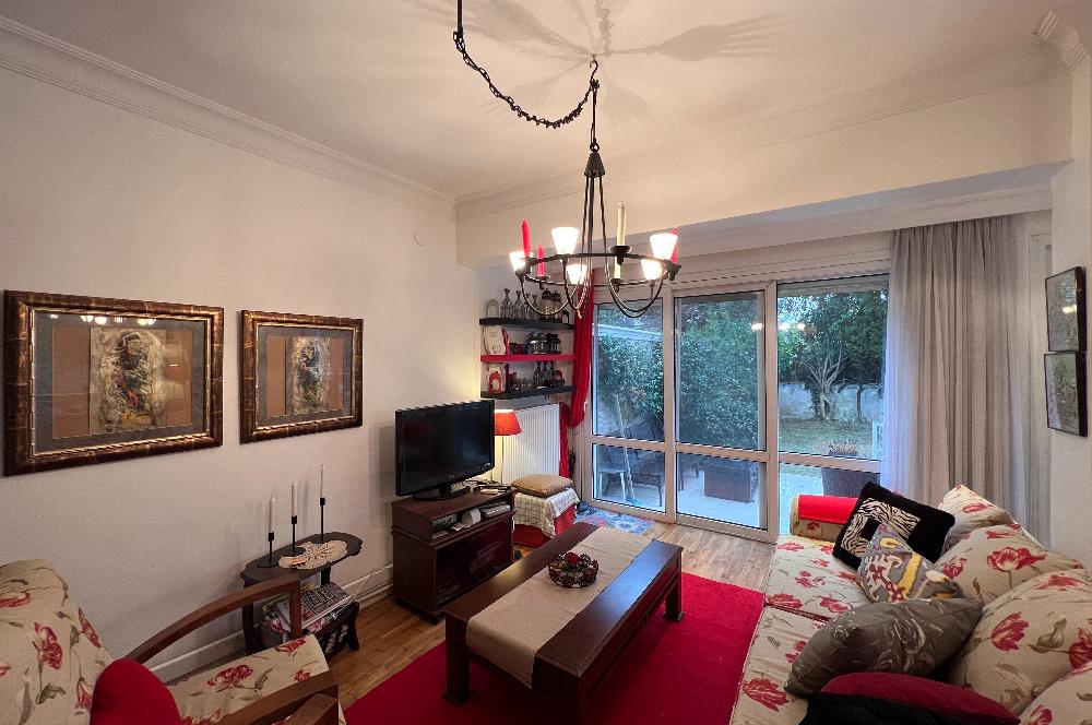 BÜYÜKADA'da YAZ DÖNEMİ AYLIK 2+1 98 M2 BAHÇE KATI KİRALIK DAİRE