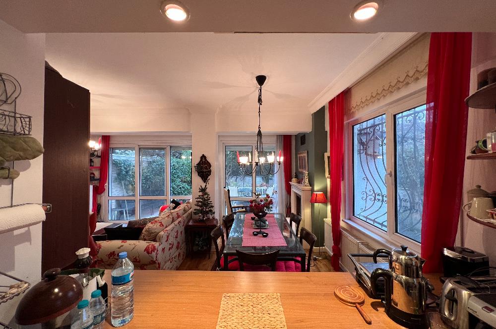 BÜYÜKADA'da YAZ DÖNEMİ AYLIK 2+1 98 M2 BAHÇE KATI KİRALIK DAİRE