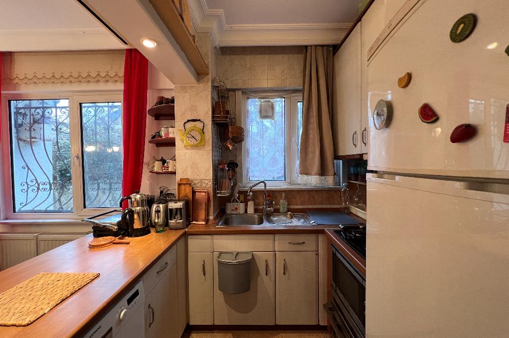 BÜYÜKADA'da YAZ DÖNEMİ AYLIK 2+1 98 M2 BAHÇE KATI KİRALIK DAİRE