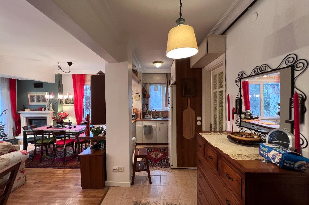 BÜYÜKADA'da YAZ DÖNEMİ AYLIK 2+1 98 M2 BAHÇE KATI KİRALIK DAİRE