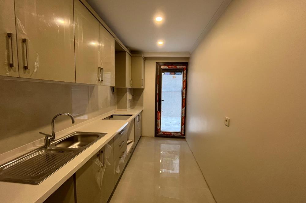KÜÇÜKYALIDA SIFIR BİNADA TERASLI, AYRI MUTFAKLI LÜKS 2+1!