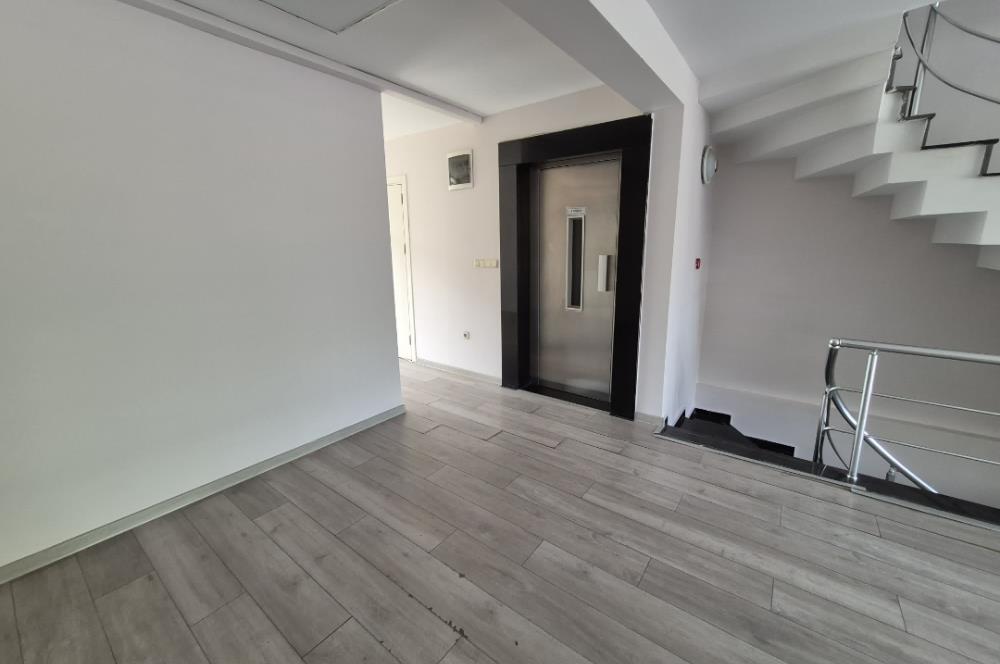 KOŞUYOLU CADDE ÜZERİ, BOŞ, NET 400 M2 KOMPLE BİNA OTOPARKLI