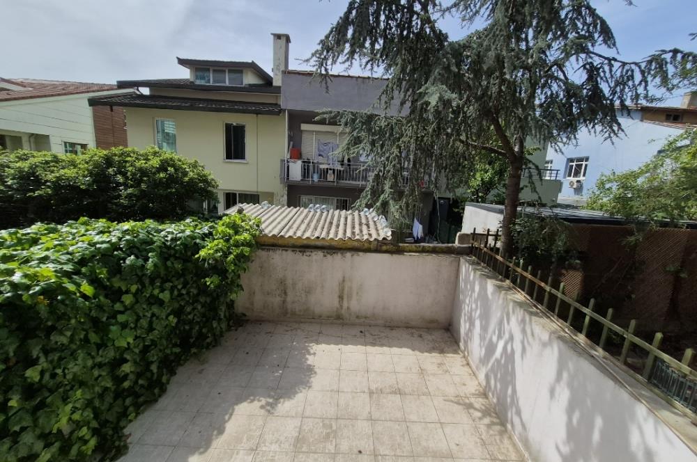 KOŞUYOLU CADDESİNDE NET 400 M2 OTOPARKLI BAHÇELİ KOMPLE BİNA