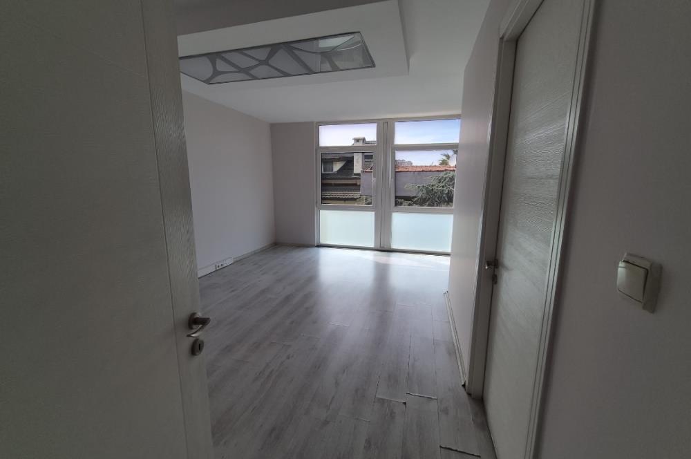 KOŞUYOLU CADDESİNDE NET 400 M2 OTOPARKLI BAHÇELİ KOMPLE BİNA