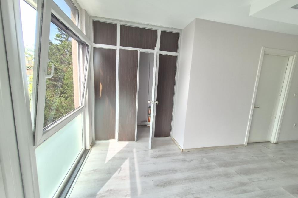 KOŞUYOLU CADDESİNDE NET 400 M2 OTOPARKLI BAHÇELİ KOMPLE BİNA