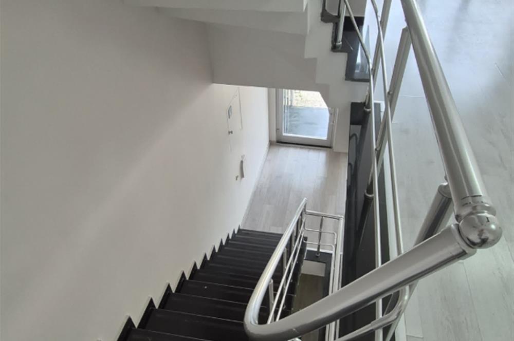 KOŞUYOLU CADDE ÜZERİ, BOŞ, NET 400 M2 KOMPLE BİNA OTOPARKLI