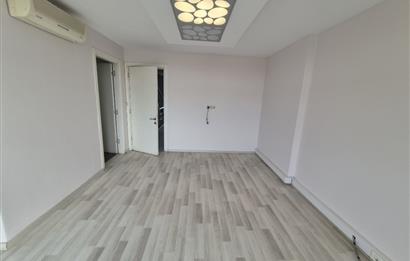 KOŞUYOLU CADDESİNDE NET 400 M2 OTOPARKLI BAHÇELİ KOMPLE BİNA