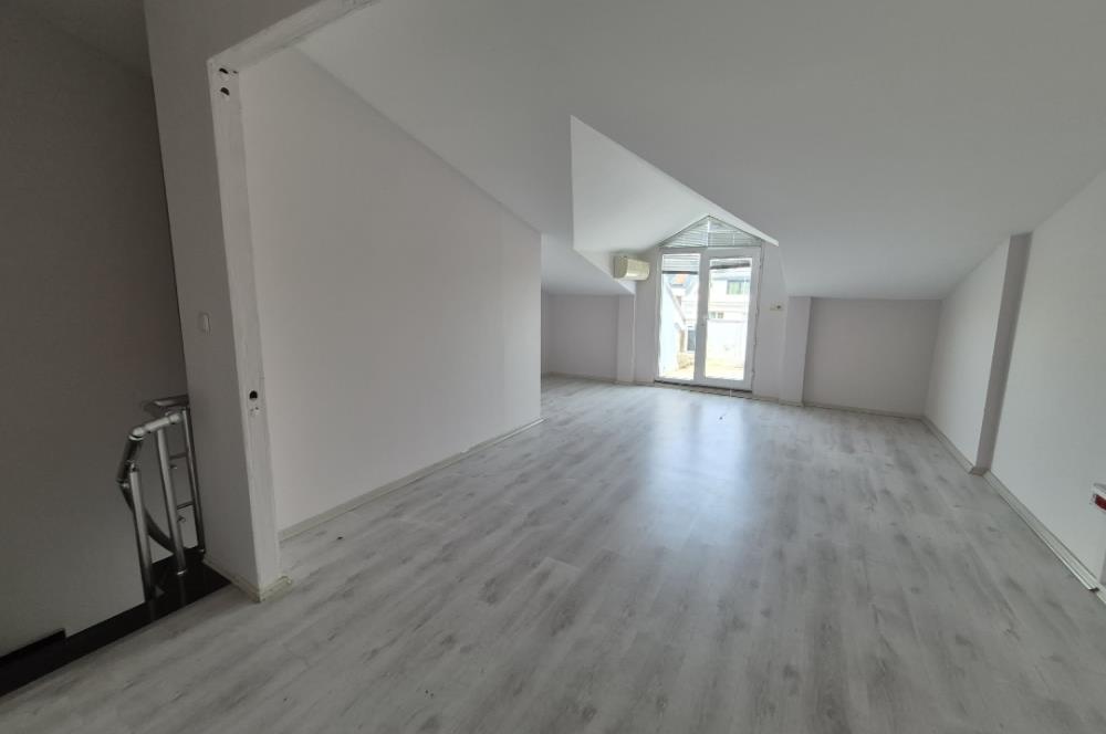 KOŞUYOLU CADDESİNDE NET 400 M2 OTOPARKLI BAHÇELİ KOMPLE BİNA