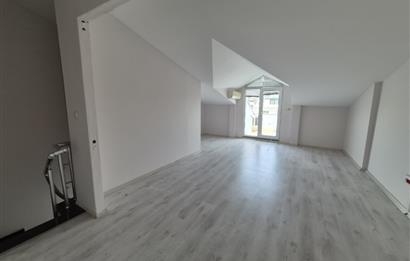 KOŞUYOLU CADDESİNDE NET 400 M2 OTOPARKLI BAHÇELİ KOMPLE BİNA