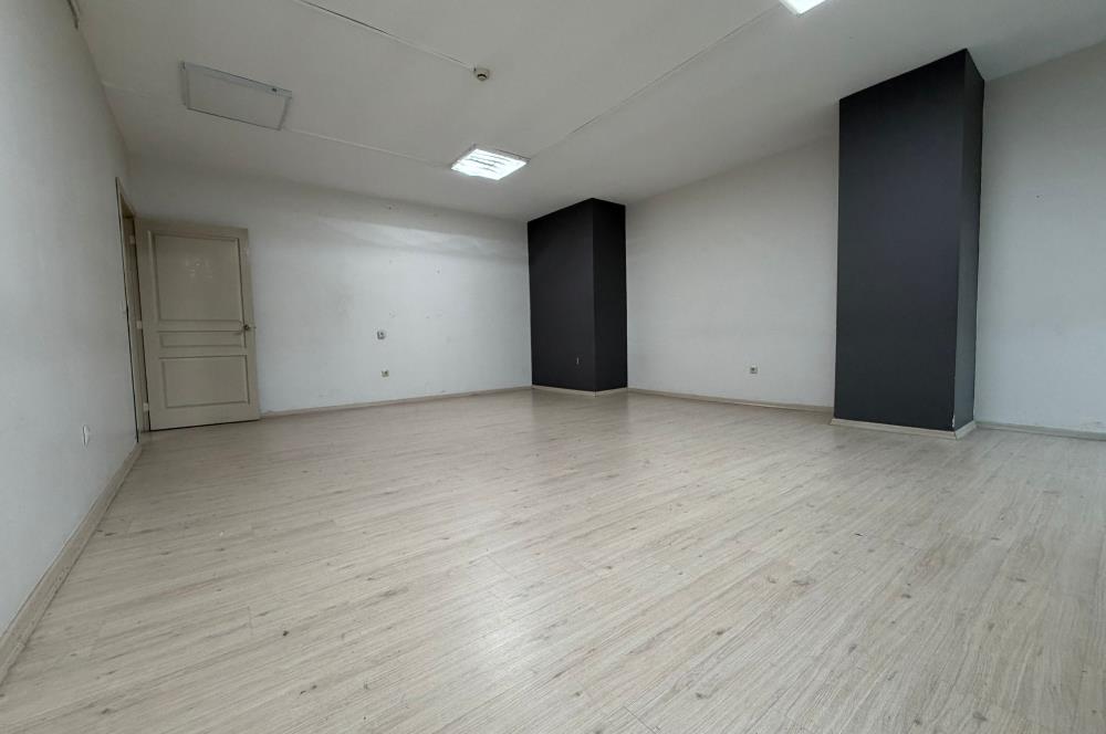 Çekmeköy Şahinbey caddesinde Kiralık 750 m² Plaza Katı ve Ofis