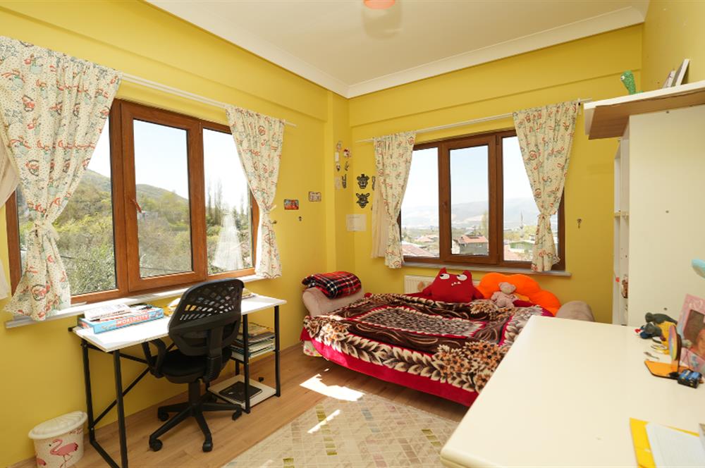 C21 Cius; TarihiYeniGürle Manzaralı Satılık Bahçeli Müstakil 4+1