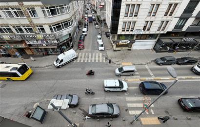 Çekmeköy Şahinbey caddesinde Kiralık 750 m² Plaza Katı ve Ofis