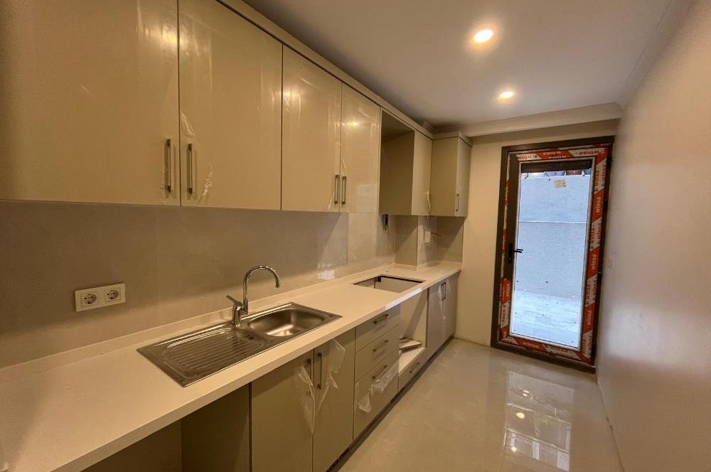 KÜÇÜKYALIDA SIFIR BİNADA TERASLI, AYRI MUTFAKLI LÜKS 2+1!