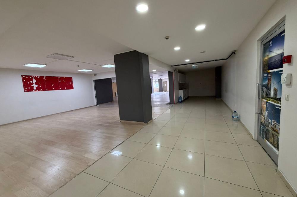 Çekmeköy Şahinbey caddesinde Kiralık 750 m² Plaza Katı ve Ofis
