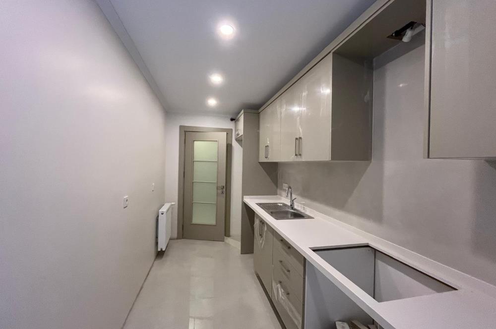 KÜÇÜKYALIDA SIFIR BİNADA TERASLI, AYRI MUTFAKLI LÜKS 2+1!