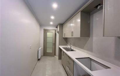 KÜÇÜKYALIDA SIFIR BİNADA TERASLI, AYRI MUTFAKLI LÜKS 2+1!