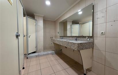 Çekmeköy Şahinbey caddesinde Kiralık 750 m² Plaza Katı ve Ofis