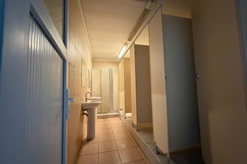 Çekmeköy Şahinbey caddesinde Kiralık 750 m² Plaza Katı ve Ofis