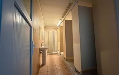 Çekmeköy Şahinbey caddesinde Kiralık 750 m² Plaza Katı ve Ofis